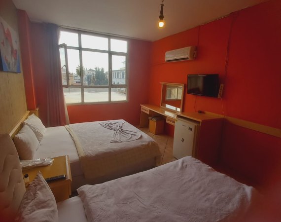 Aile Odası 3 KİŞİLİK TV'Lİ GENİŞ ODA